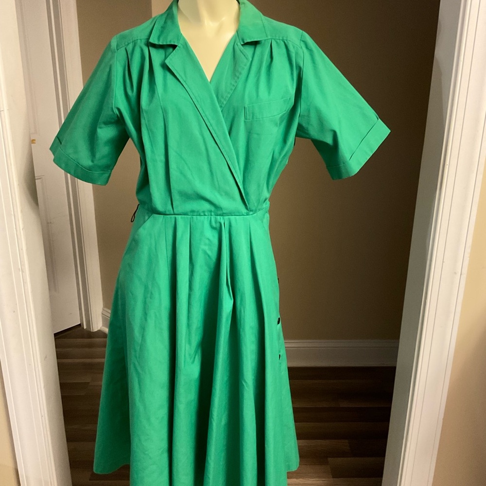 Chic Vintage Green Midi Dress